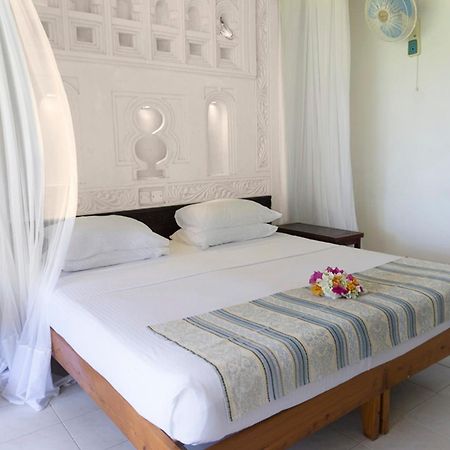 Reef Hotel Mombassa Buitenkant foto
