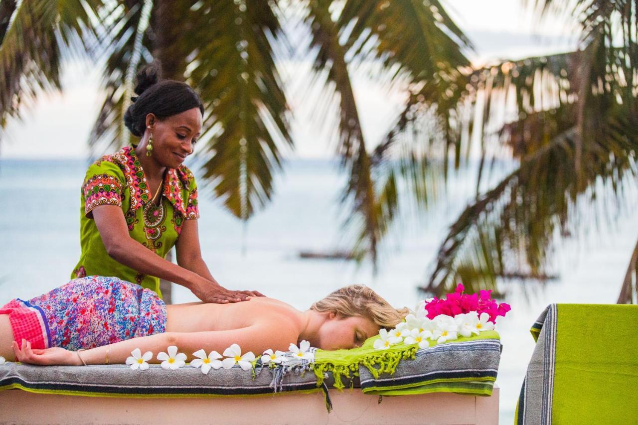 Reef Hotel Mombassa Buitenkant foto