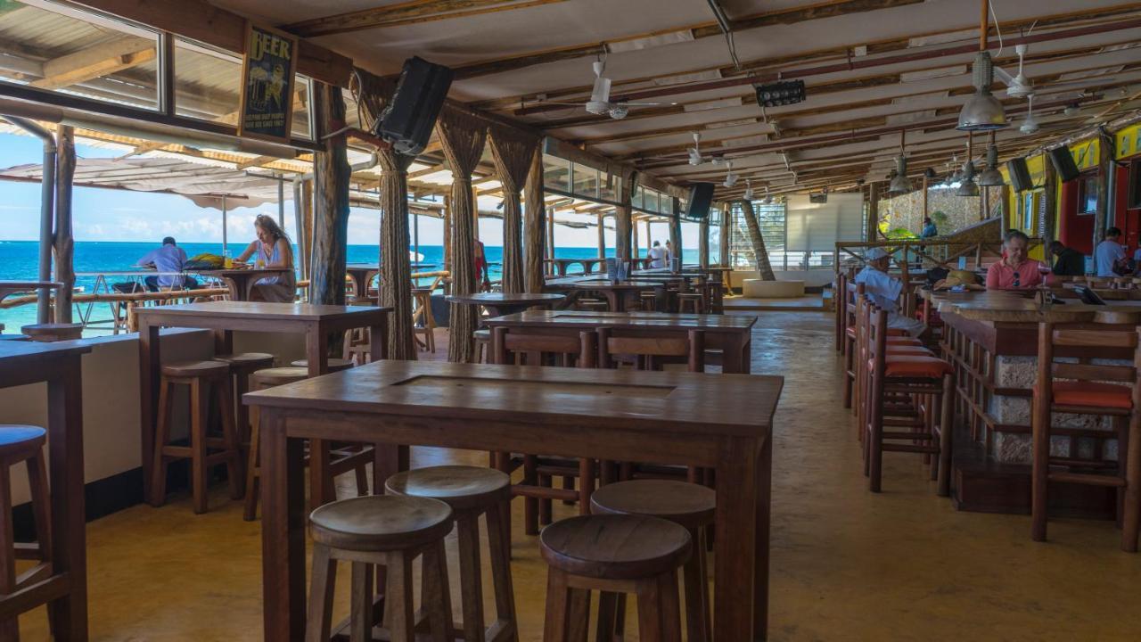 Reef Hotel Mombassa Buitenkant foto