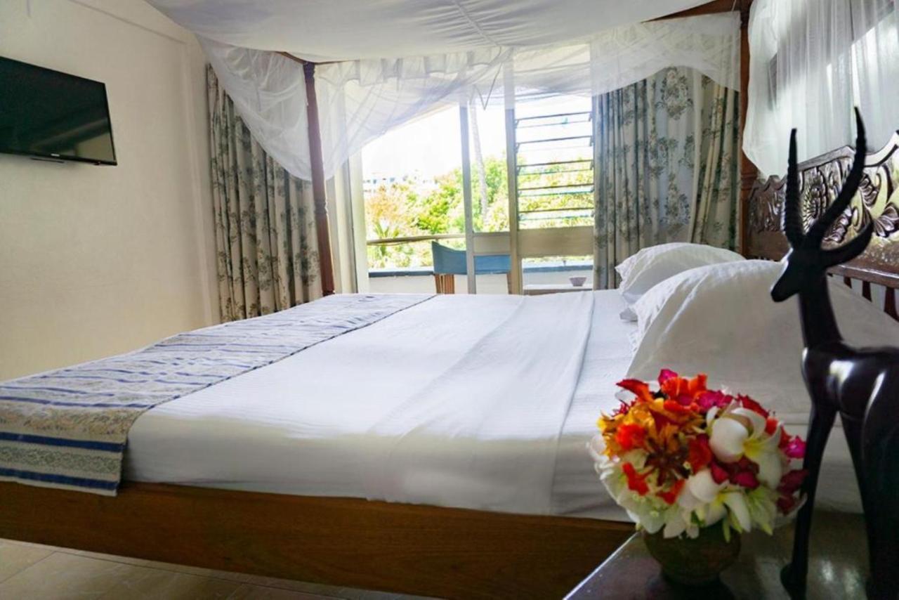 Reef Hotel Mombassa Buitenkant foto