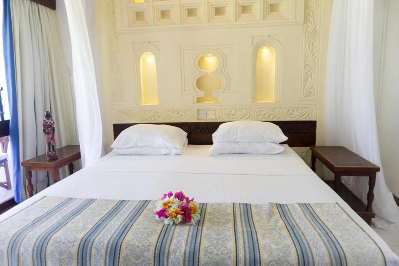 Reef Hotel Mombassa Buitenkant foto