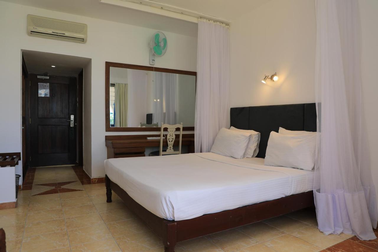 Reef Hotel Mombassa Buitenkant foto